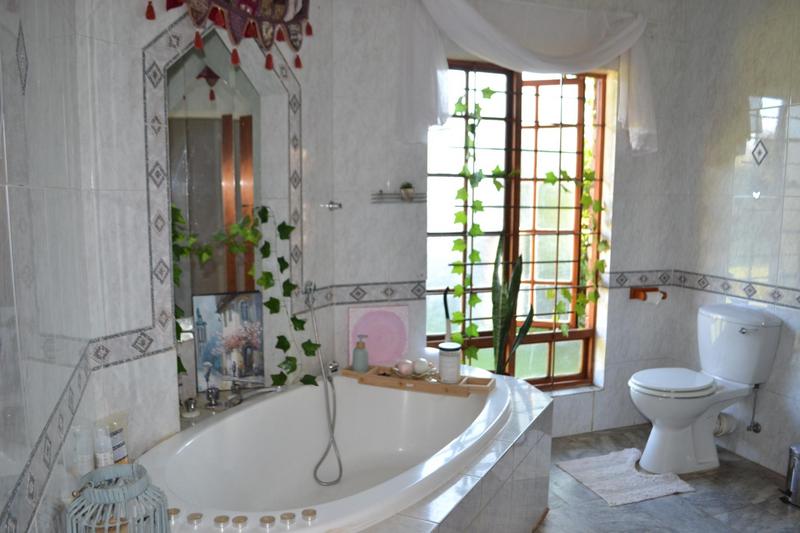 To Let 4 Bedroom Property for Rent in Vyfhoek A H North West